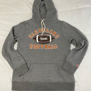 Homage cleveland browns football sweatshirt women’s size XL (fits like a medium)